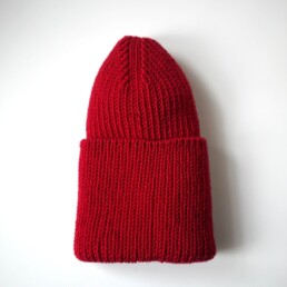 czerwona czapka merino