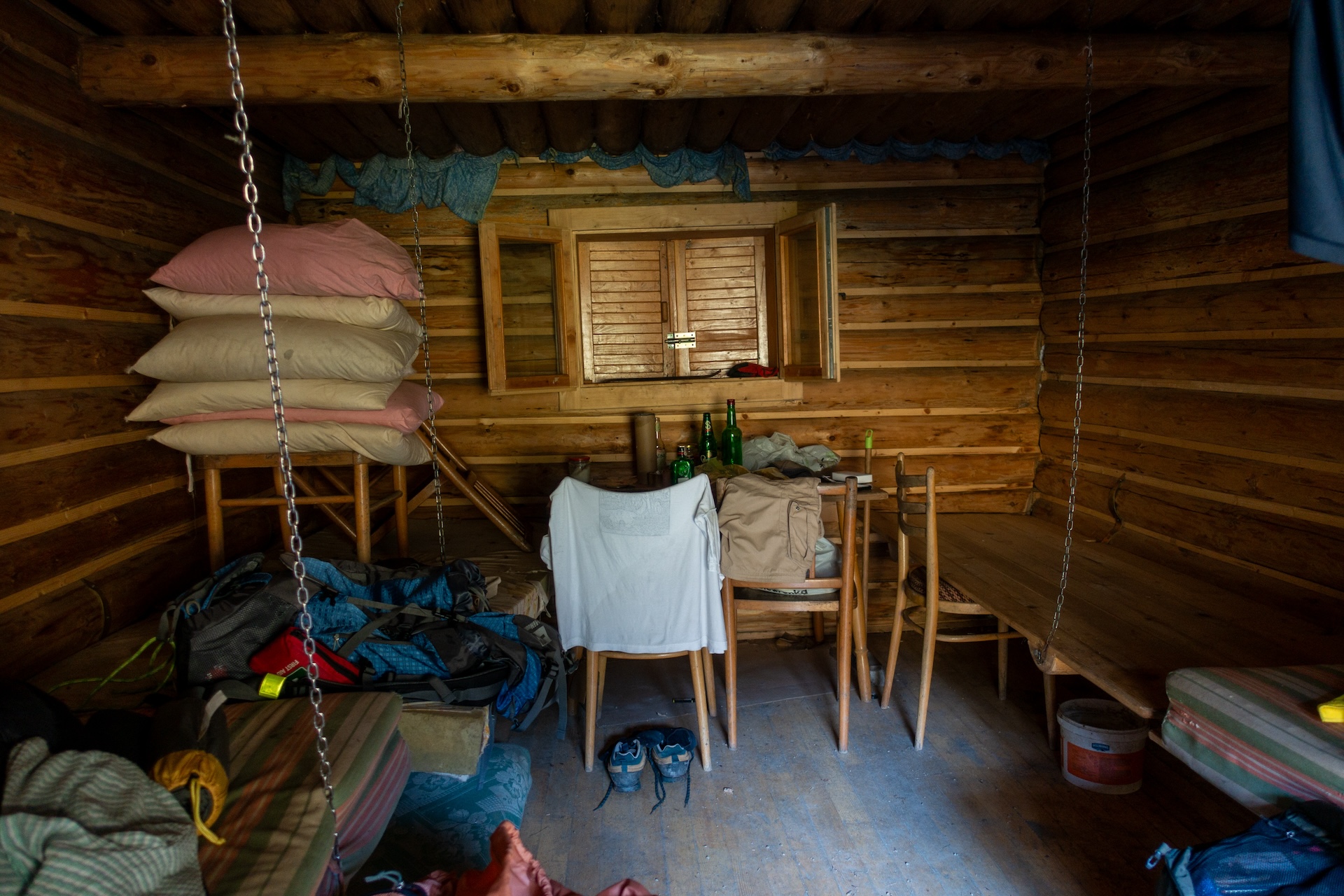 wielka fatra wnętrze koliby Prislop